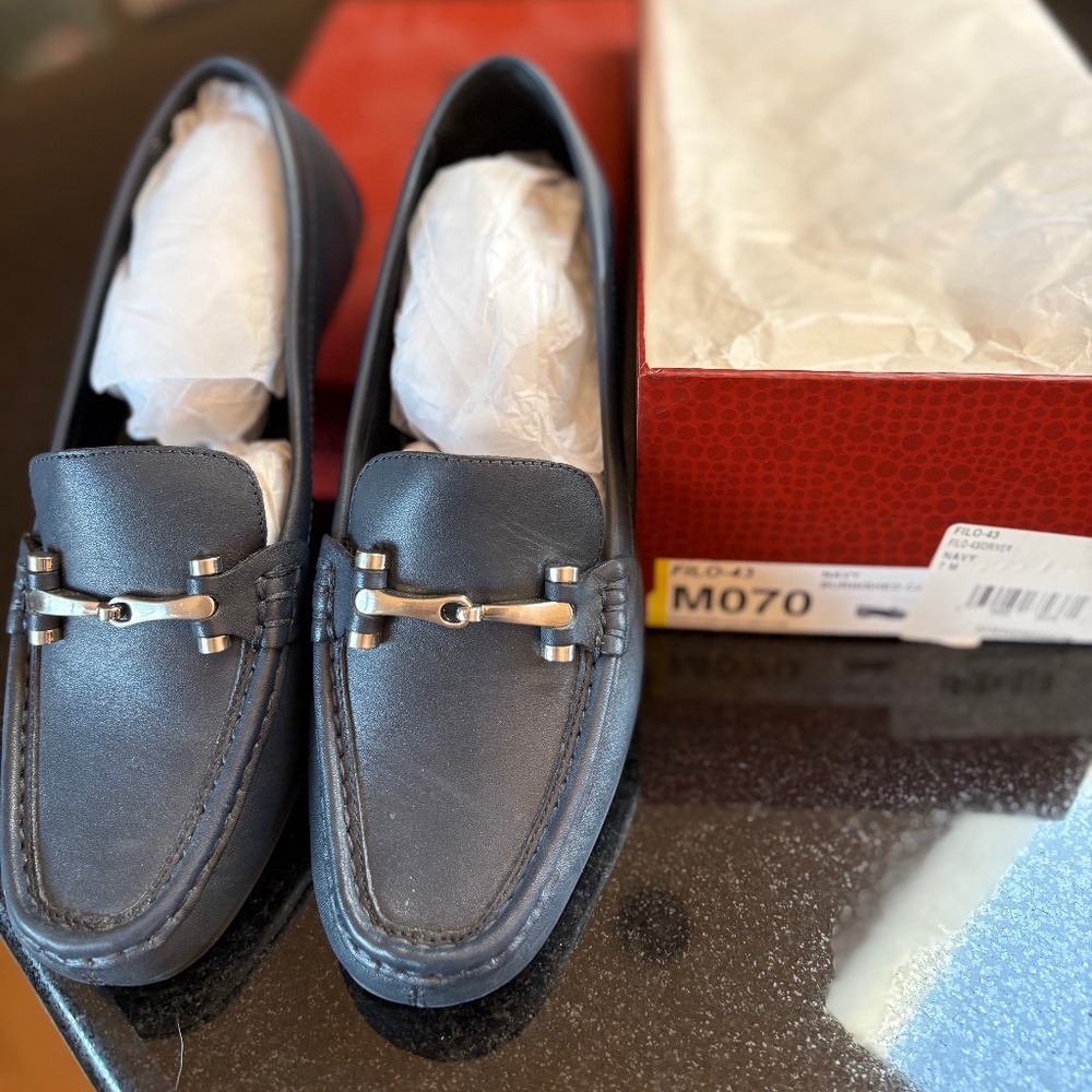 Women's Donald Pliner Navy Driving Loafer, Size 7M